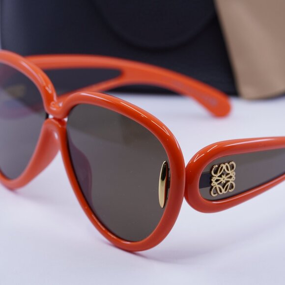 Loewe LW40132I 42E Aviator Sunglasses – Shiny Orange\Brown - Picture 9 of 10